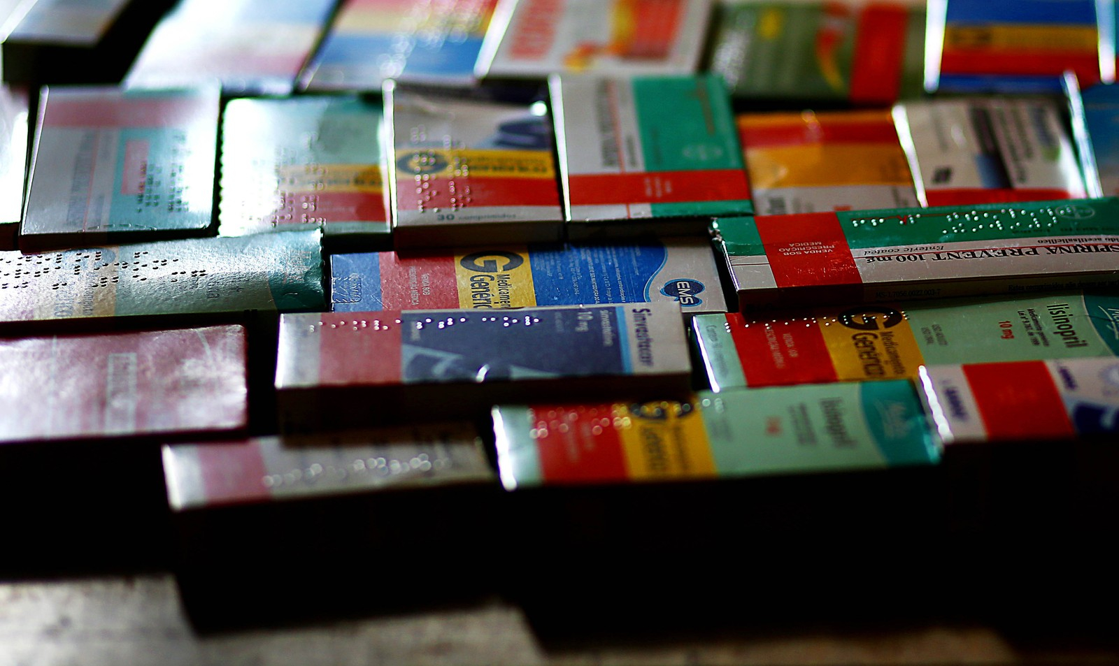 Luta pela vida, reforço da desigualdade ou gasto desenfreado? A díficil equação da judicialização da saúde